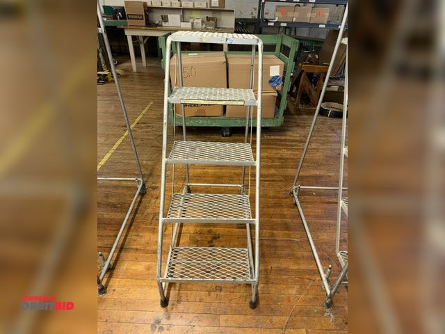 Lot 1-4935 - (1) Ballymore Company 5-step warehouse ladder, 16" wide x 48" tall, 250 lb. capacity.