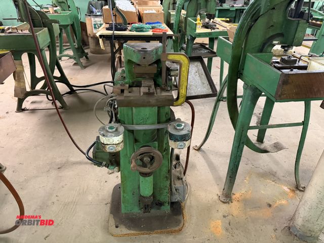 Lot 1-18456 - (1) pneumatic wire bending press.