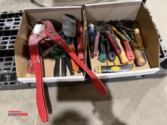 Lot 1-18555 - Lot of assorted hose/PVC cutters, crimpers, utility knives, curved cutting tools, and miscellaneous ...