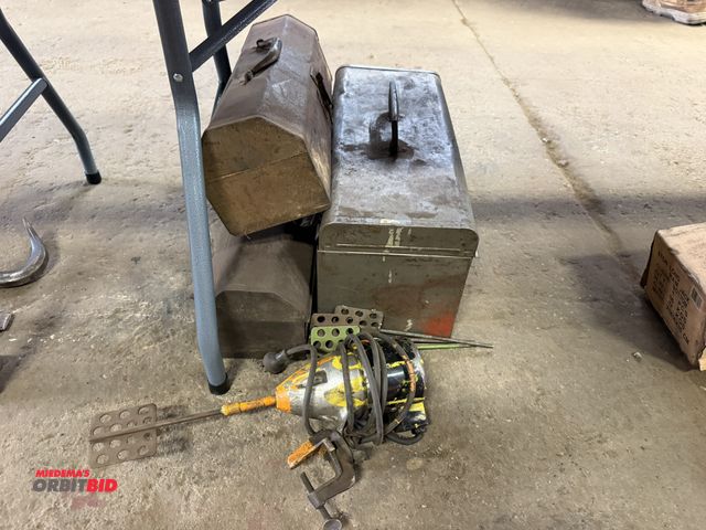 Lot 1-18478 - (1) 115V Lightnin, model L, electric paint mixer with (1) 20", (1) 18", and (1) 19" metal tool box.
