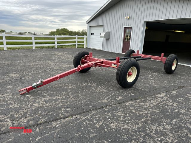 Lot 1-10291 - Horst running gear, 11L-15 tires, tires appear new, extendable tongue