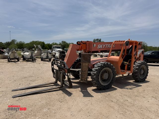Lot 1-9593 - (1) 2013 JLG/Skytrak 10054 telescoping boom rough terrain lift truck, 100 HP diesel engine, Power Sh...