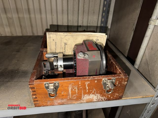 Lot 1-15111 - (1) Suburban Tool, Inc., Master Grind, model MG-5CV-S1, with wood case.