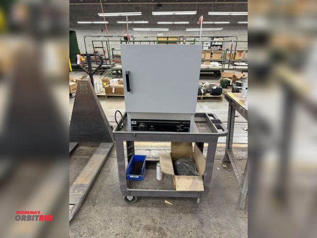 Lot 1-17319 - (1) Quincy Lab, Inc., model 30GC, lab oven, 1200 watts, S/N G3012708, 115V, includes plastic cart.