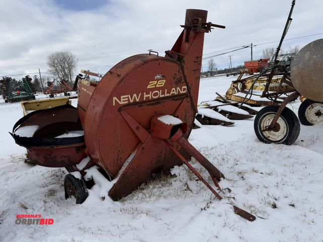 Lot 1-11474 - (1) New Holland 28 whirl-a-feed forage blower, S/N 505765, 1000 PTO, does not include 1000 PTO shaft...