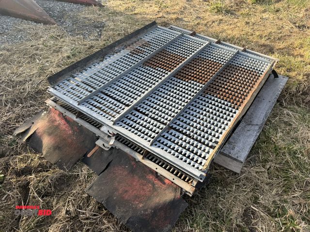 Lot 1-19133 - Upper and lower Combine Sieves.
