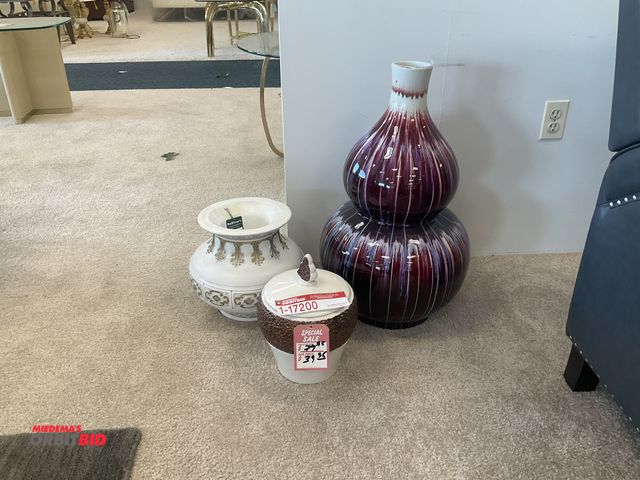 Lot 1-17200 - (3) assorted decorative vases