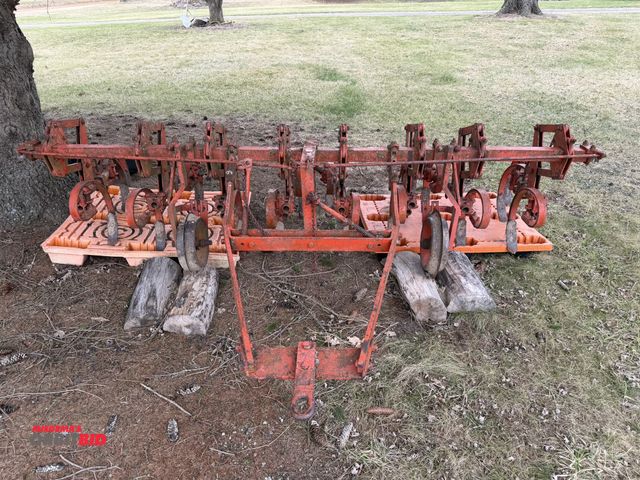 Lot 1-12107 - Allis Chalmers 5R Cultivator, 30” Rows, 11’ Wide
