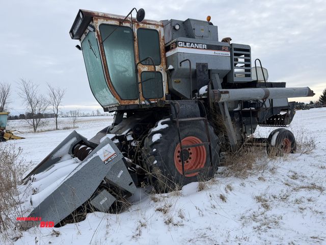 Lot 1-11507 - (1) Allis-Chalmers Gleaner F2 combine, 2WD, S/N F-K46858V, 23.1-26 front tires, 11.00-16 rear tires,...