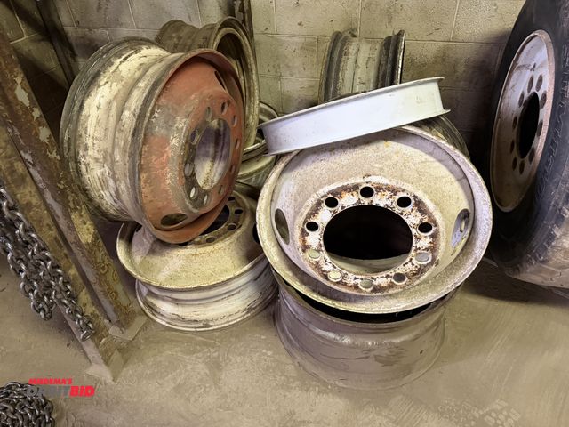 Lot 1-18181 - Lot including (3) approx. 22" diameter, 10-lug rims, (5) 22" x 12" rings, and (1) 18" x 3.5" ring.