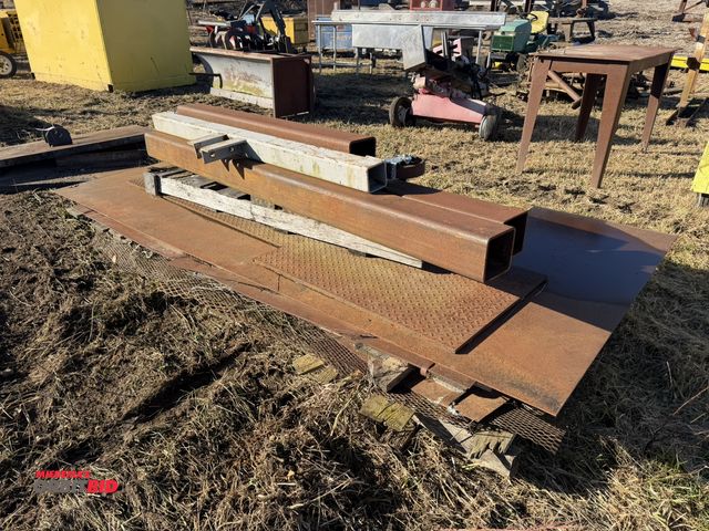 Lot 1-2903 - Lot of assorted flat steel, includes (2) 4 x 8 x 1/16" sheets, 10' steel plate, steel grating, (4) 6...