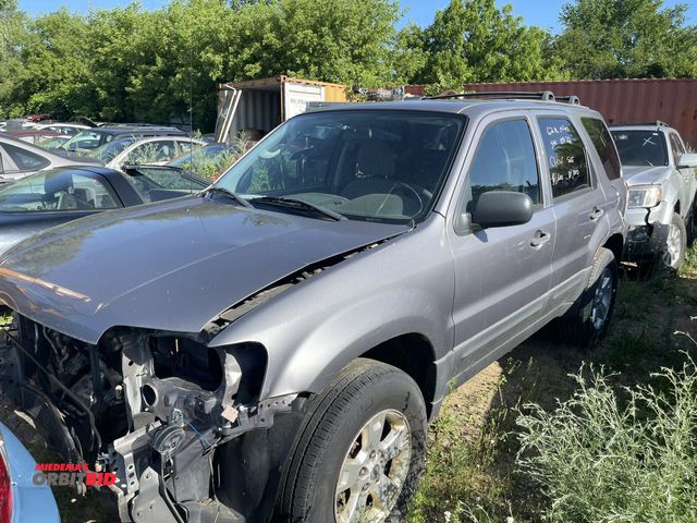 Lot 1-12004 - 2007 Ford Escape XLT (1) SUV, with 3.0 liter V6 gas engine, automatic transmission, for parts or rep...