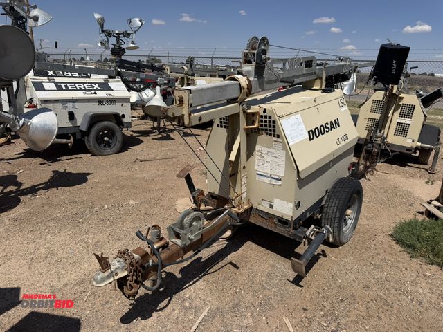 Lot 1-18140 - Doosan LSC Light Tower