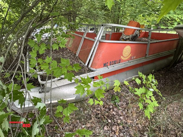 Lot 1-6616 - (1) Crest 20' pontoon boat, model 25, no motor, holes in floor, no trailer, severe weather damage, H...