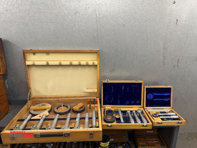Lot 1-1698 - (1) SPI Holtest 3 pt. internal micrometer set, from 1.600 to 4.00", .800 through 1.600", and .500 th...