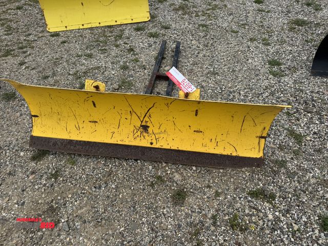 Lot 1-6676 - (1) Moose 50" plow blade, damage to corner.