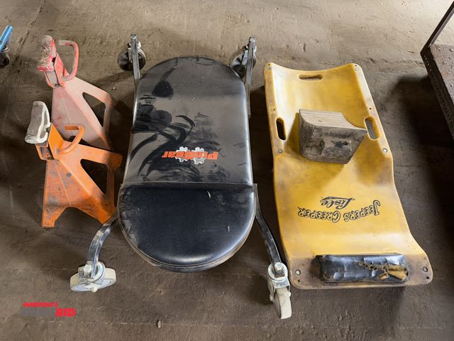 Lot 1-18105 - Lot including (1) Lisle Jeepers Creepers, and (1) Pro Gear automotive creeper, and (2) approx. 6-ton...