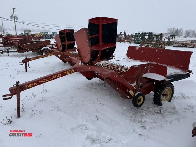 Lot 1-10413 - (1) New Holland 166, single row hay inverter, 60" pickup head, 35" wide belt, missing final discharg...