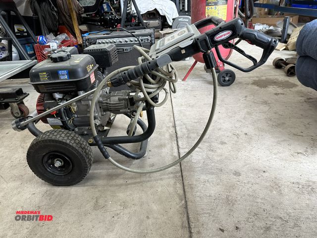 Lot 1-564 - (1) Simpson, 3000 PSI gas powered pressure washer, with hose and gun, model MS61043, engine pulls th...