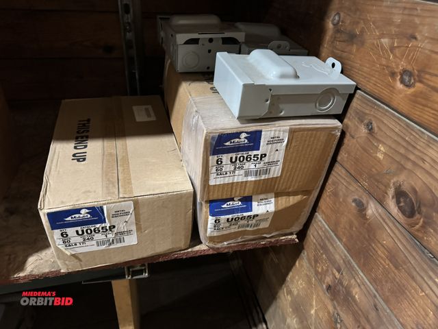 Lot 1-4395 - Lot of (21) Midwest, model U065P, 60 amp, 240V, single phase fuse disconnects.