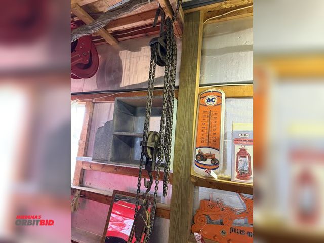 Lot 1-12327 - Lot of (2) Chain Grip manual steel chain hoists, 2000 lb. capacity, model H2003, and (1) rope block.