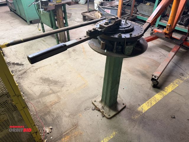 Lot 1-18492 - (1) Di-Acro manual bender, bolted to the floor, winning bidder responsible for proper removal.