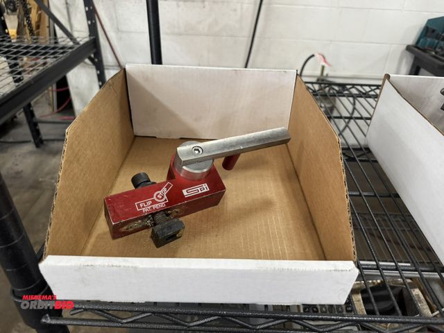 Lot 1-2399 - (1) SPI flip stop tool holder.