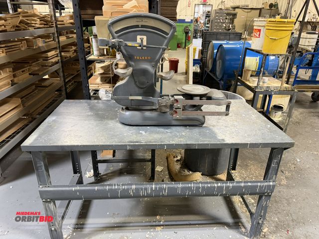 Lot 1-18629 - (1) Toledo, model 3410, Honest Weight scale, 40 lb. capacity, Factory #3410-005, S/N 322799, include...