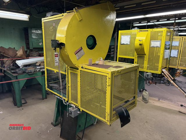 Lot 1-18471 - (1) Robinson A3 press, 40-ton, 2.5" stroke, 135 strokes per minute, 9" shut height, press if for par...