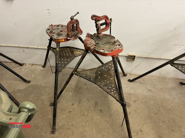 Lot 1-6371 - Lot of (2) Ridgid #40A pipe tristands.