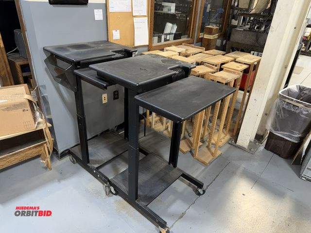 Lot 1-18914 - Lot of (2) IT rolling desks.