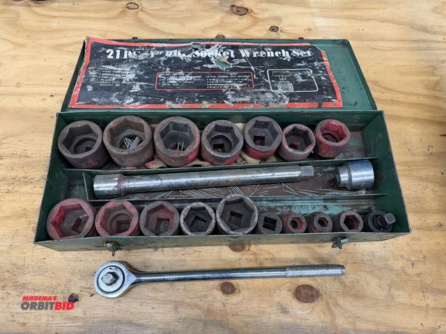 Lot 1-1399 - (1) incomplete 21-piece, 1" drive socket set, includes sizes 3/4" through 2 3/8", (1) 16" extension,...