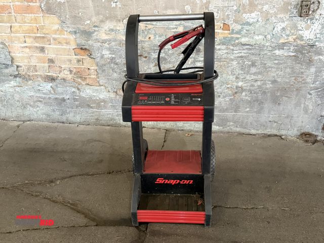 Lot 1-1117 - (1) Snap-On, model EEBC500B, portable commercial battery charger (4 amp maintain/5 amp fast charge/6...
