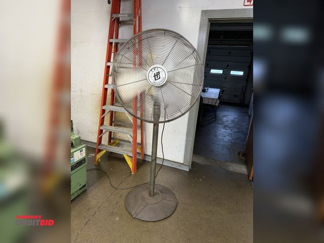 Lot 1-6359 - (1) TPI pedestal shop fan, 30" diameter, 120V.