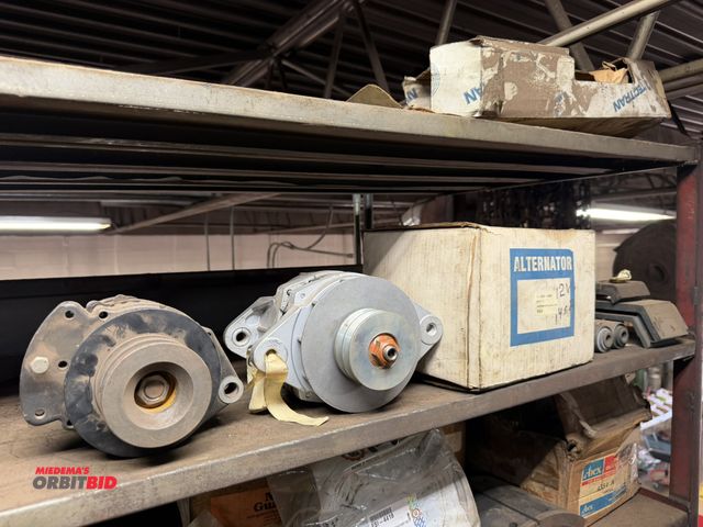 Lot 1-18606 - Lot of 3 alternators, includes (1) new 24V, part #19010199, with pulley, (1) used Prestolite, model ...