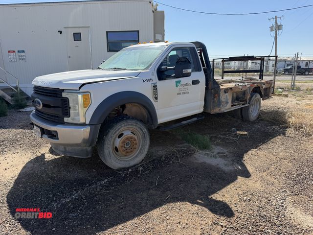 Lot 1-18125 - 2017 Ford F550 SD XL  Flatbed Truck