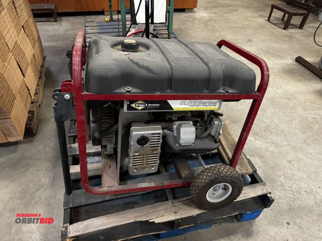 Lot 1-6777 - (1) Briggs &amp; Stratton Elite Series portable generator, model 01893, 8750 starting watts, 6000 co...