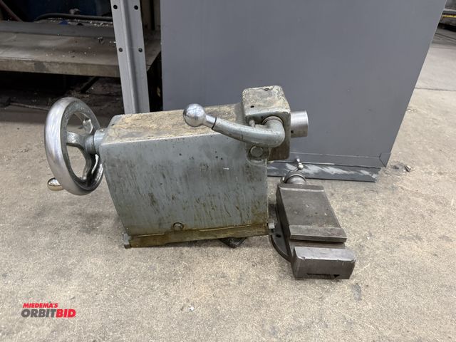 Lot 1-15428 - (1) tailstock for lathe with a 4.5" vise.