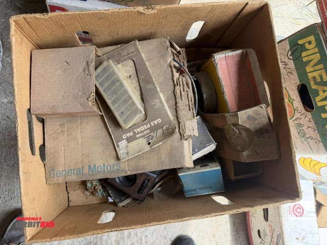 Lot 1-8586 - Lot of assorted vintage GM car parts.