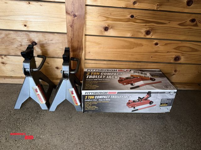 Lot 1-11289 - (1) Pittsburgh 2-ton compact trolley jack with (2) Pittsburgh 3-ton jack stands.