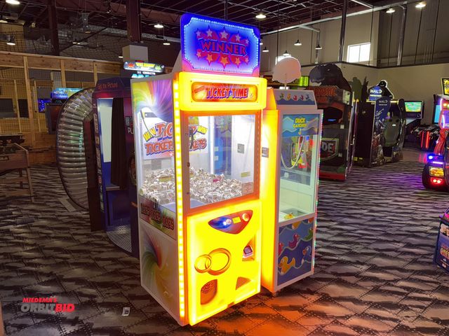 Lot 1-11219 - (1) Smart Industries, model TT310-NT0N-000, Ticket Time, claw style arcade game, S/N L14473, digital...