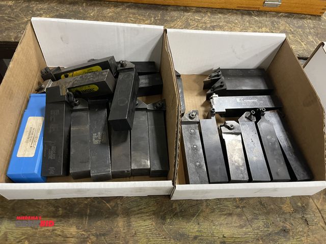 Lot 1-19436 - Large lot of assorted deep grooving tools, includes Kennametal, Ultra Dex, 1 1/4" shaft.