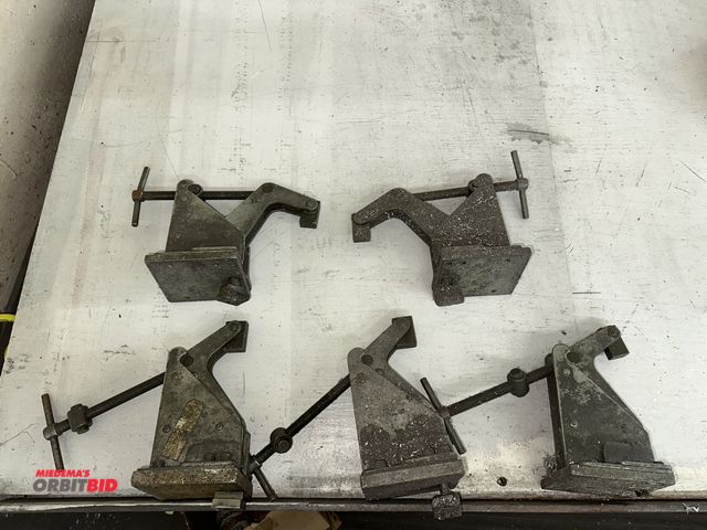 Lot 1-17708 - Lot of assorted Kant-Twist screw type clamps.