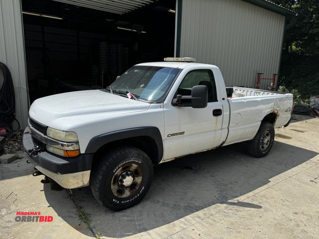 Lot 1-14316 - 2002 Chevrolet  Silverado 2500 HD (1) pickup truck, standard cab, long bed, 6.0 liter V8 gas engine,...