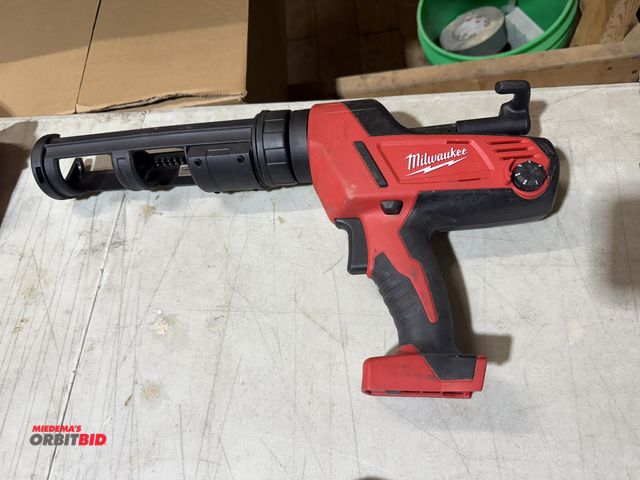 Lot 1-4174 - (1) Milwaukee M18, cordless caulk and adhesive gun, tool only, Cat #2640-20, S/N D15AD211201346, in ...