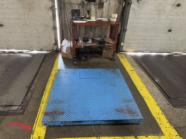 Lot 1-2578 - (1) Avery Weigh Tronix 48" x 48" platform scale, model SL4848, 5000 lb. capacity, includes Avery Wei...
