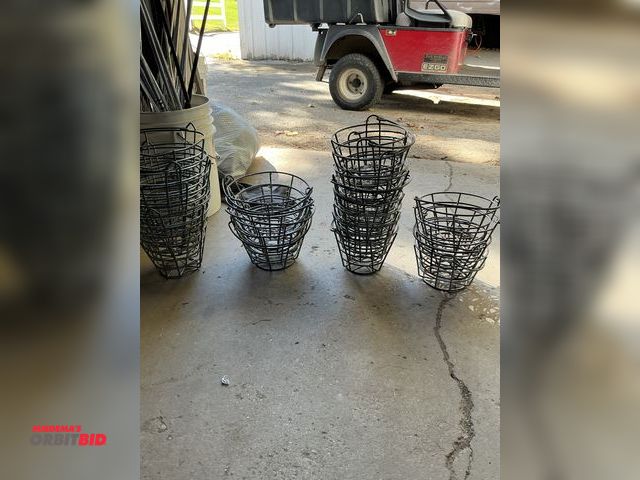 Lot 1-18252 - Range ball buckets, 4 different sizes in lot approx. (20) total
