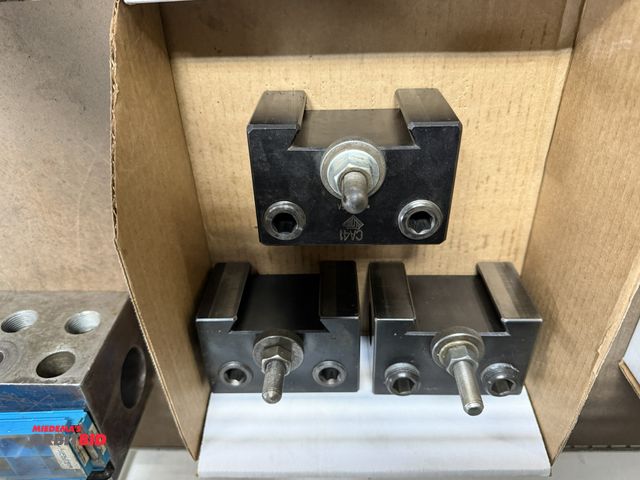 Lot 1-6305 - Lot of (3) Aloris CA41 quick change, heavy duty lathe tool holders.