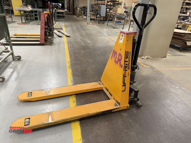 Lot 1-16248 - (1) Lift-Rite, model ERGO3000, 12V, 3000 lb. capacity electric pallet jack, in working condition, wi...
