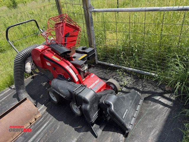 Lot 1-8129 - (1) Troy Bilt 5 HP chipper/vac, includes hose and bag, in running and operating condition.